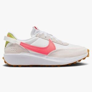 Nike sneakers women’s 7.5 (EUC)